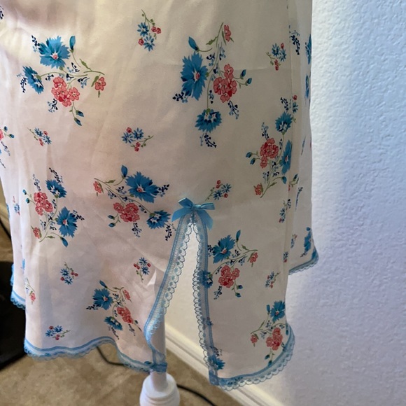 Victoria’s Secret Nightgown - Picture 2 of 4